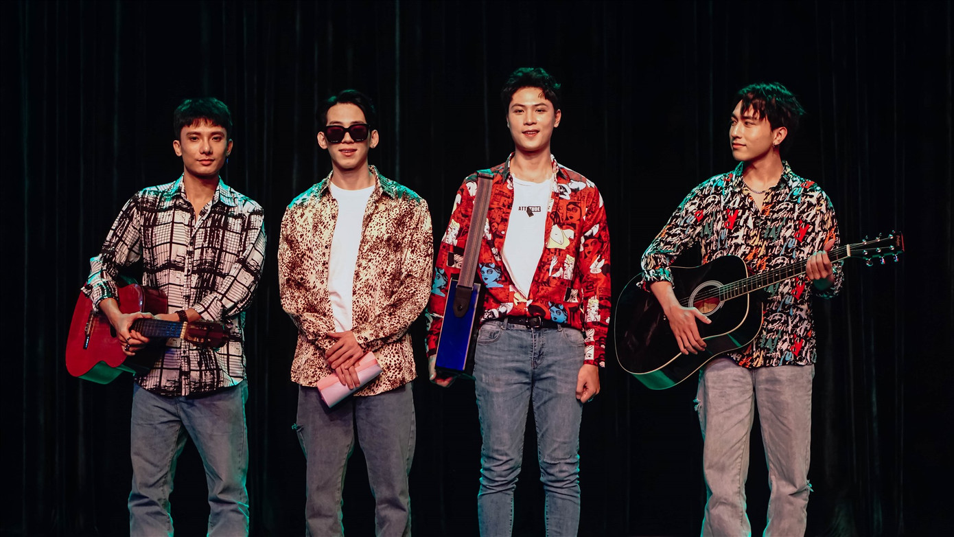 Phim có nhiều nhân vật nhưng không có ai thực sự nổi bật. Phim có nhiều nhân vật nhưng không có ai thực sự nổi bật.