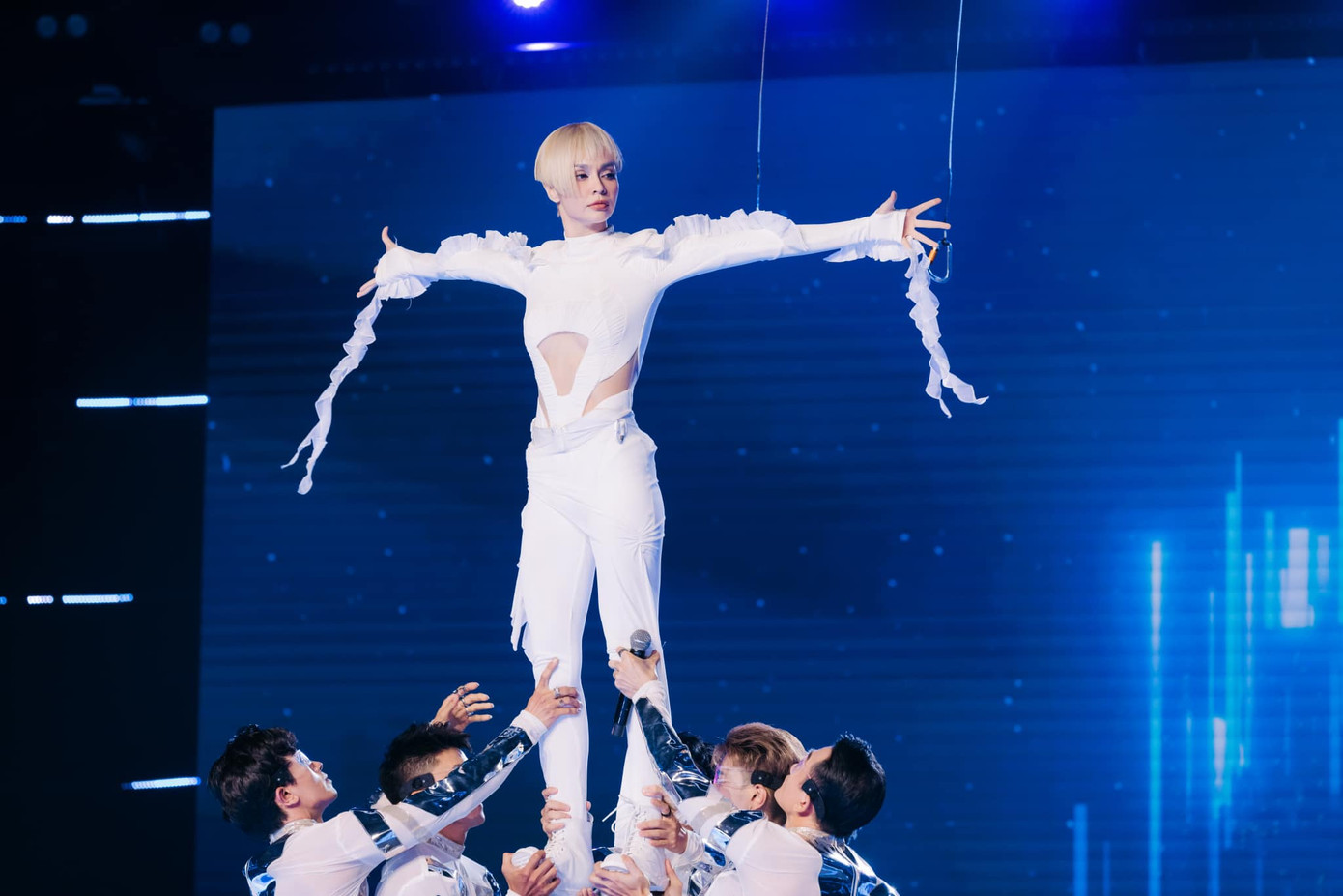 MLee là chị đẹp có lợi thế về vũ đạo.