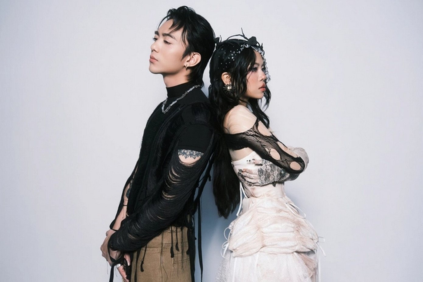 Soobin hợp tác tlinh trong MV mới nhất. Soobin hợp tác tlinh trong MV mới nhất.