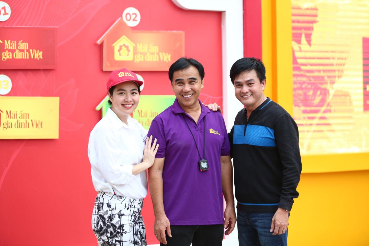 Bộ ba nghệ sĩ tham gia chương trình từ trái sang phải: Lê Khánh - Quyền Linh và Cao Minh Đạt.