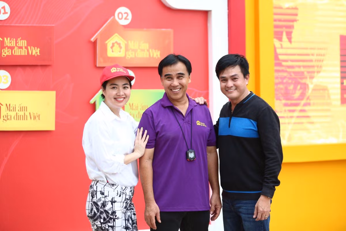 Bộ ba nghệ sĩ tham gia chương trình từ trái sang phải: Lê Khánh - Quyền Linh và Cao Minh Đạt.