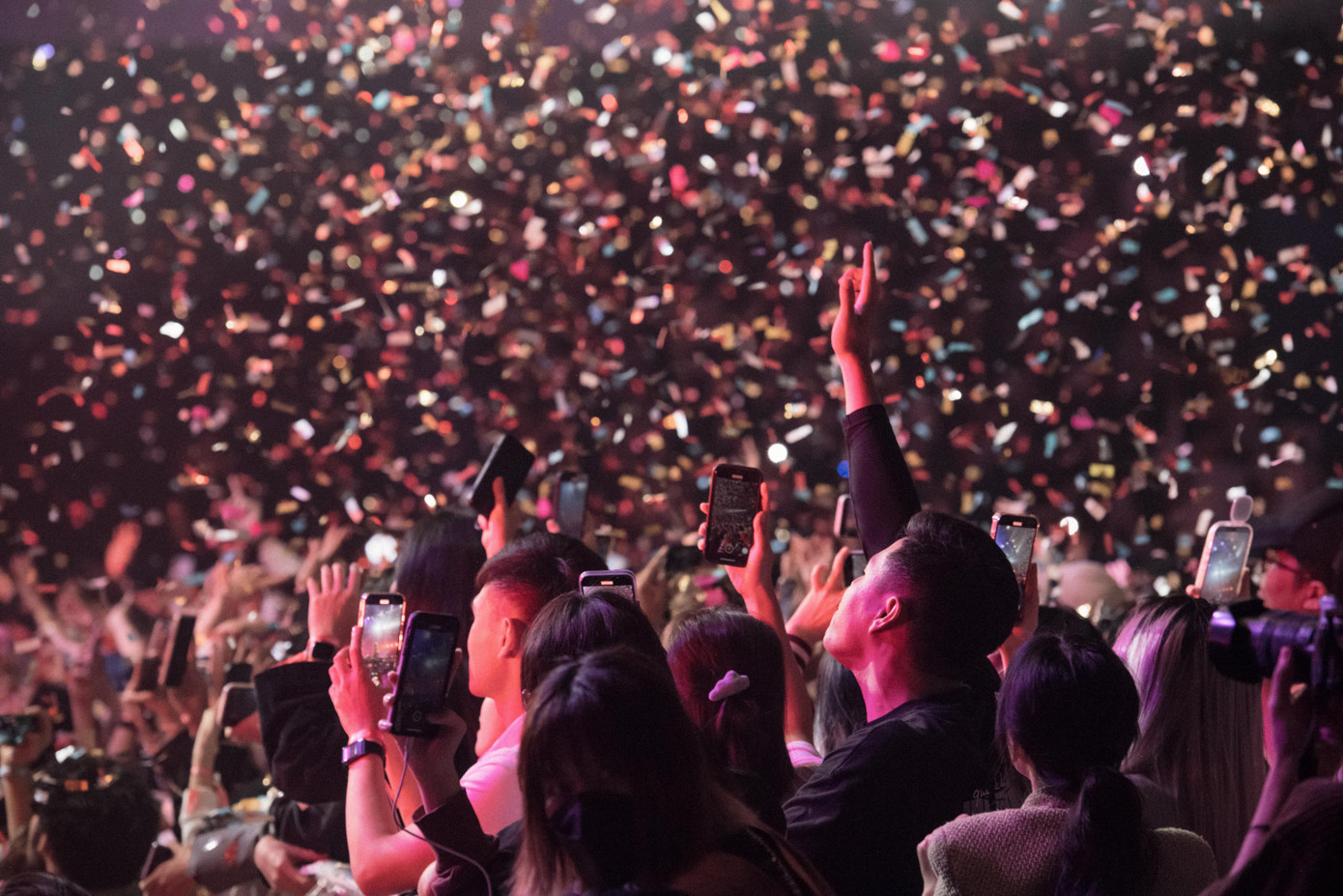 Khán giả phấn khích cùng live concert Trên những đám mây.