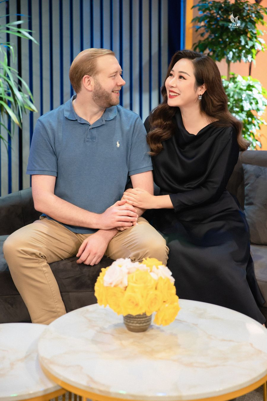 Hoa hậu Ngô Phương Lan và chồng.