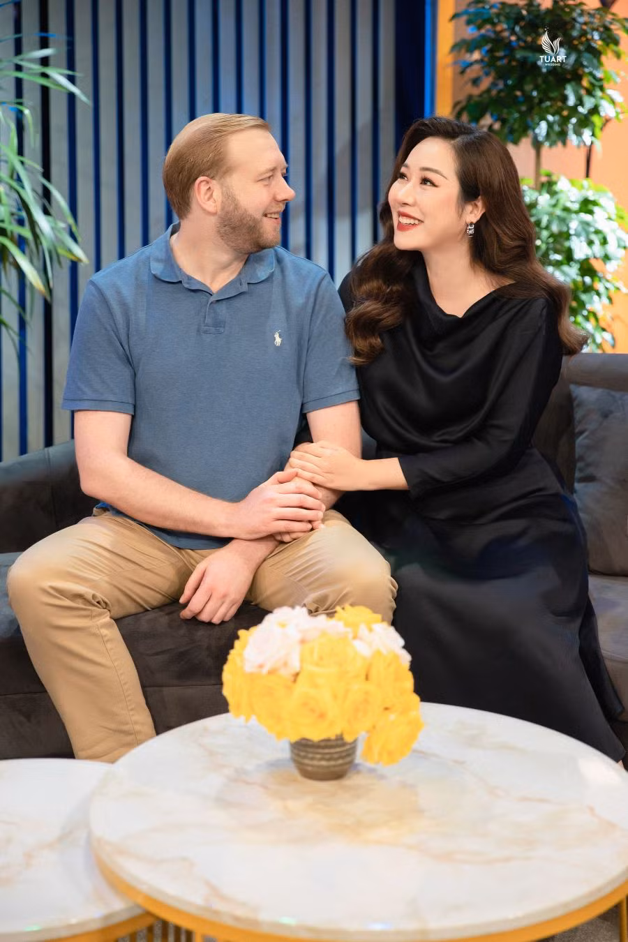 Hoa hậu Ngô Phương Lan và chồng.