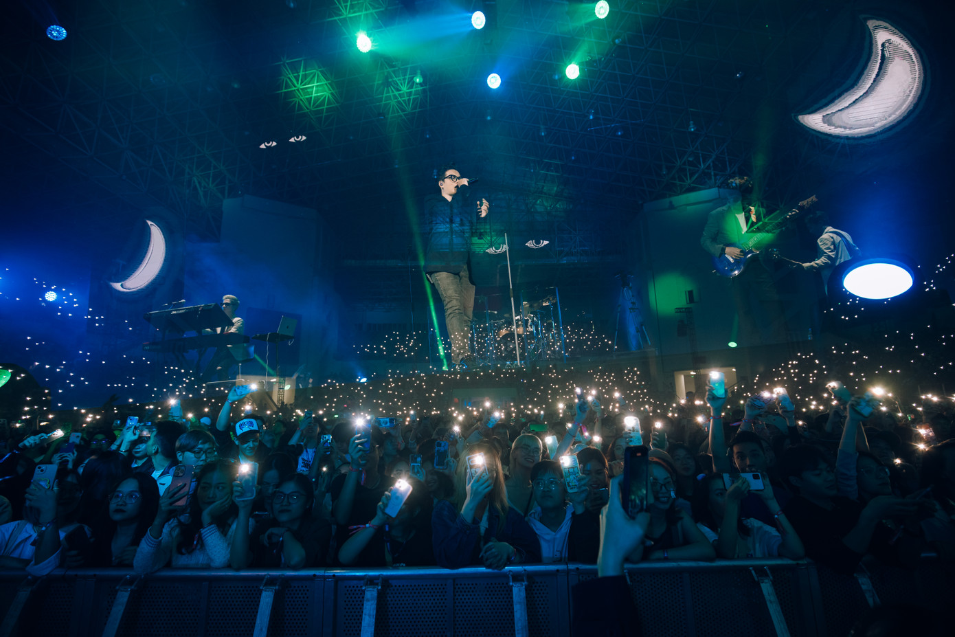 Chillies 'bay trên mây' cùng 6.000 khán giả thủ đô ảnh 2