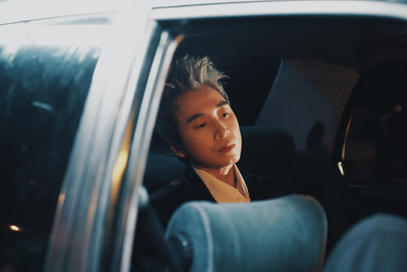 Ca khúc trở lại được Karik sáng tác trong 2 ngày. Ca khúc trở lại được Karik sáng tác trong 2 ngày.