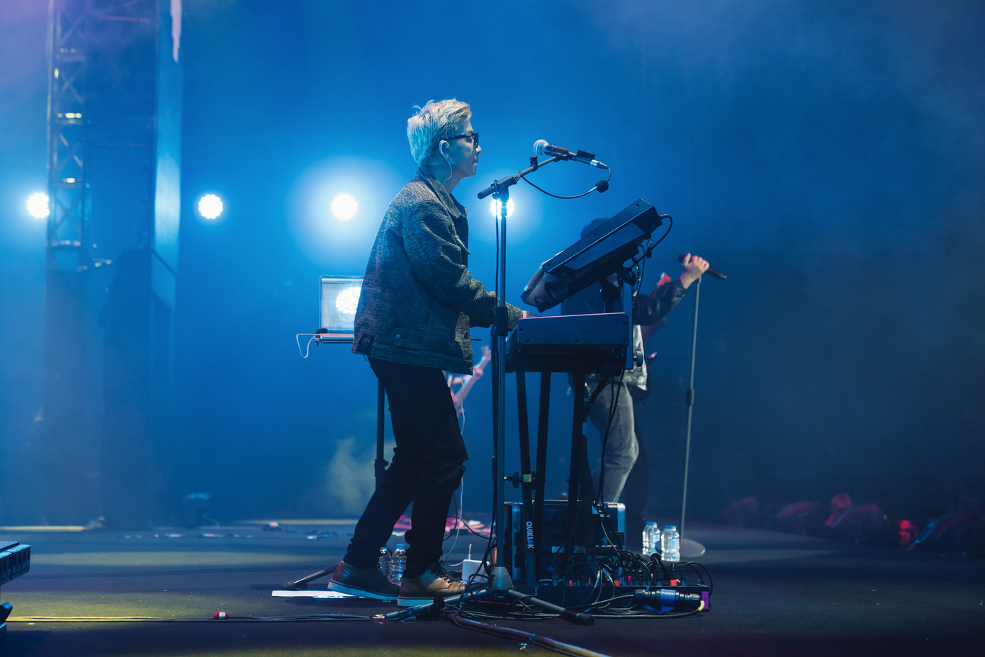 Chillies 'bay trên mây' cùng 6.000 khán giả thủ đô ảnh 6