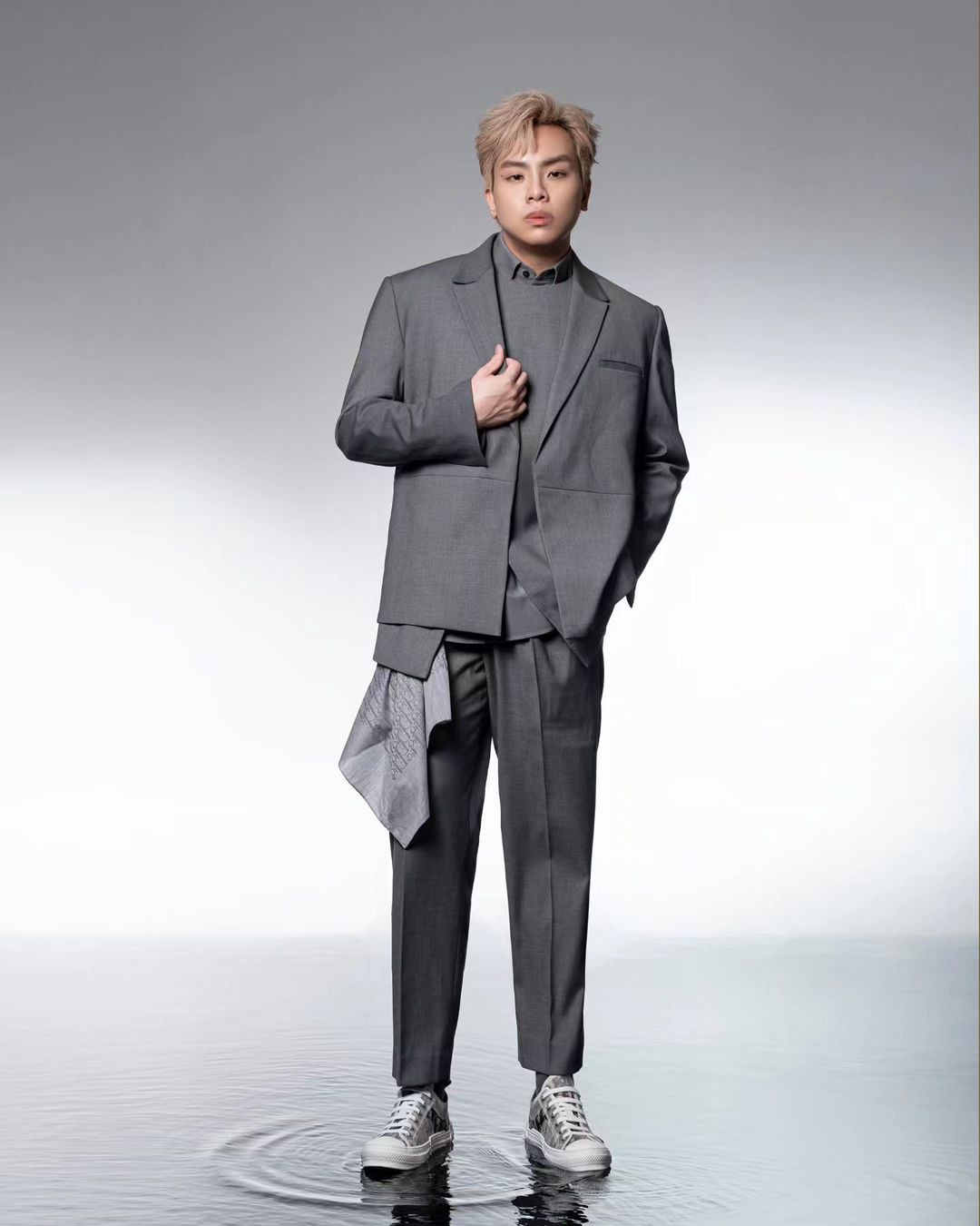 Hứa Kim Tuyền là hit-maker nổi tiếng của V-pop.