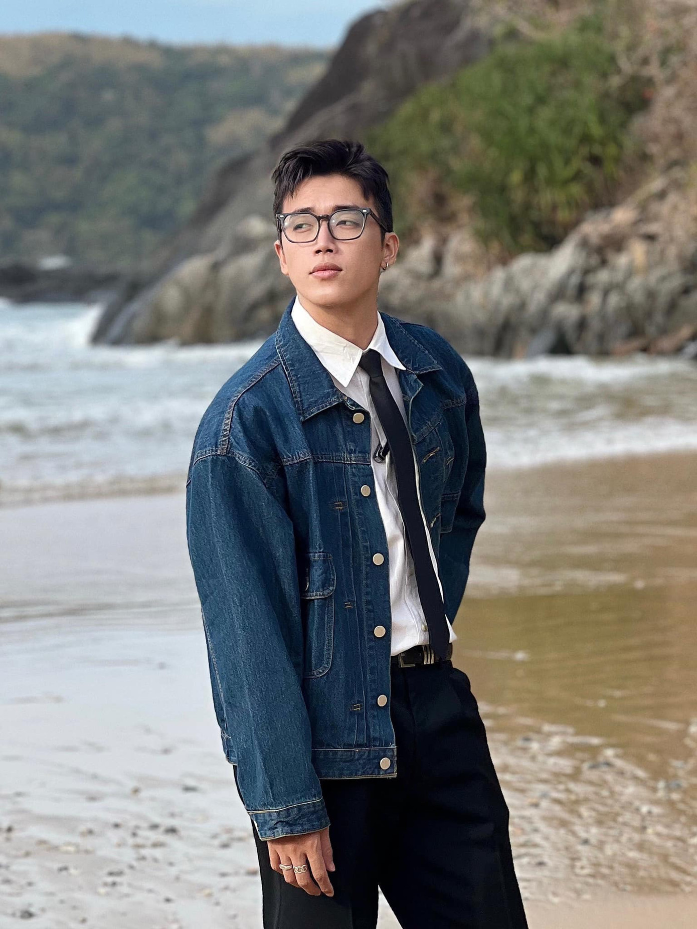 Trần Nghĩa là gương mặt designer có tiếng, được nhiều nhãn hàng tin tưởng.