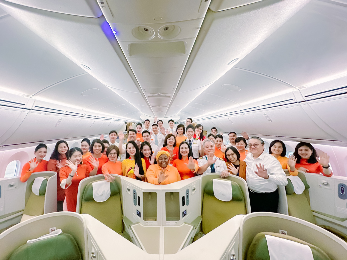 Cộng đồng quốc tế đánh giá cao chiến dịch Tô cam bầu trời Việt Nam - Tô cam bầu trời quốc tế bởi tính truyền thông, lan toả của chiến dịch.