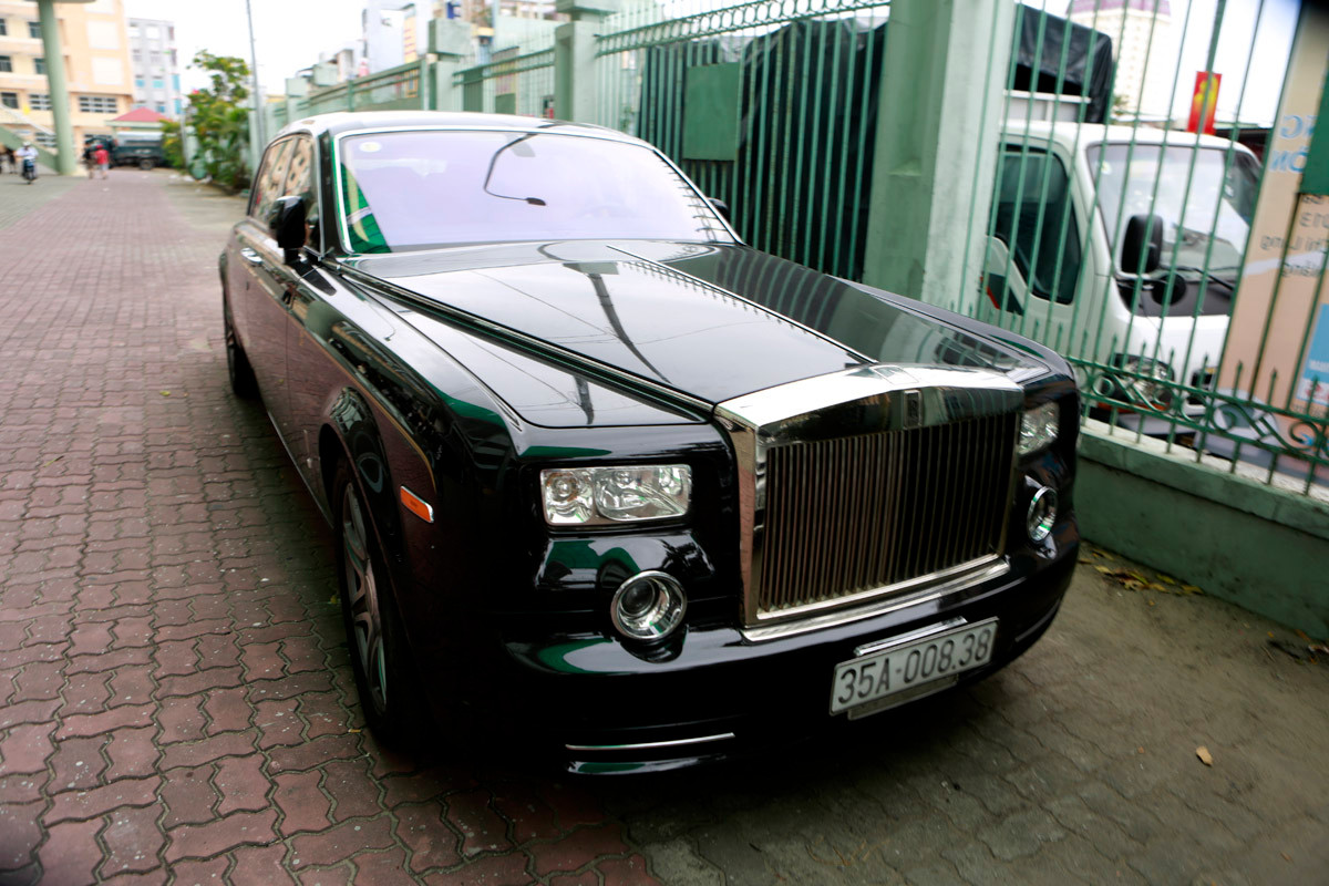 Maybach biển số 35A00135, Rolls Royce phiên bản rồng màu trắng, biển số 35A 00838