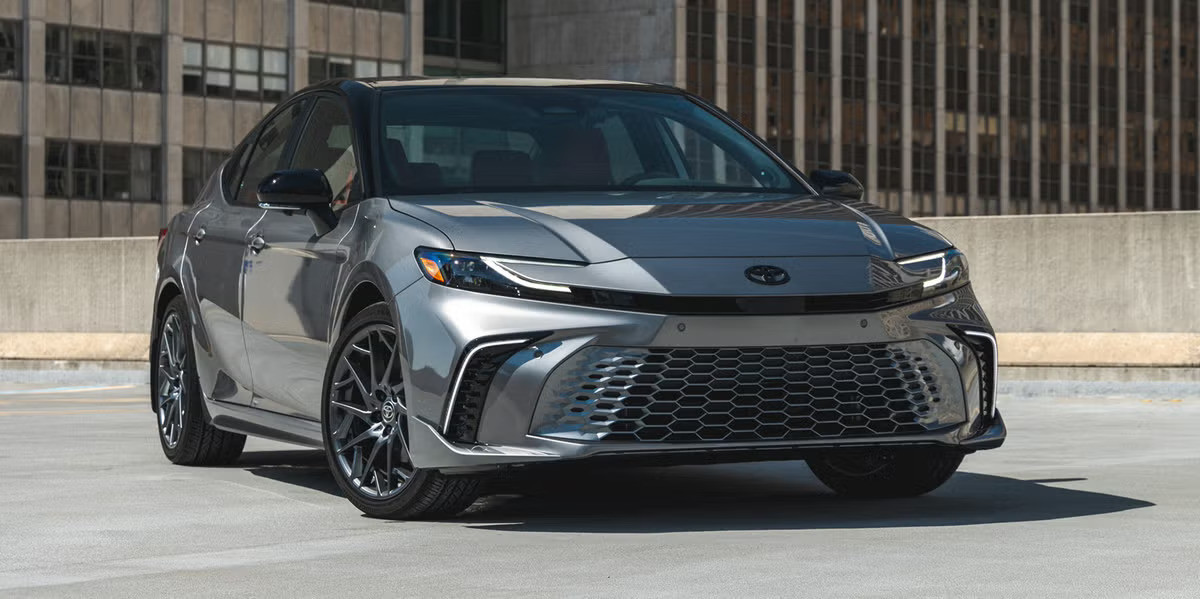 Toyota Camry Hybrid 2025.