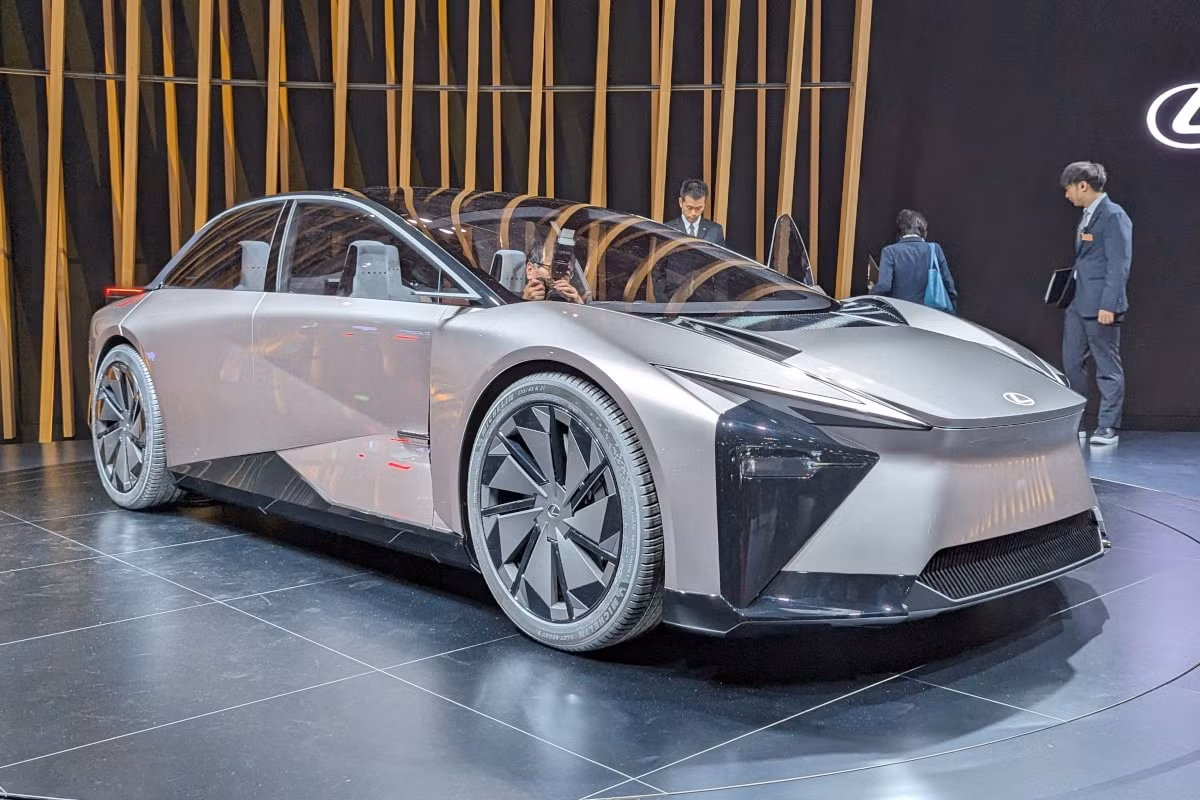 Mẫu concept Lexus LF-ZC sắp ra mắt sẽ sử dụng pin hình lăng trụ.