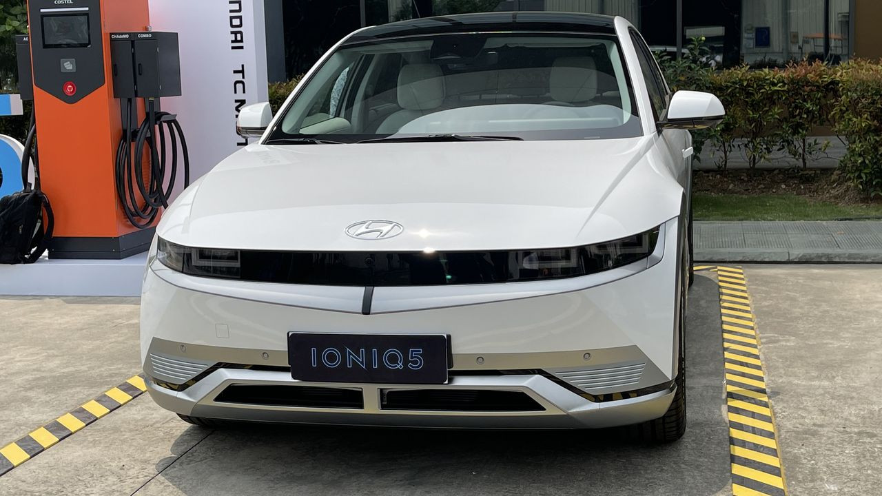 Hyundai Ioniq 5. Hyundai Ioniq 5.