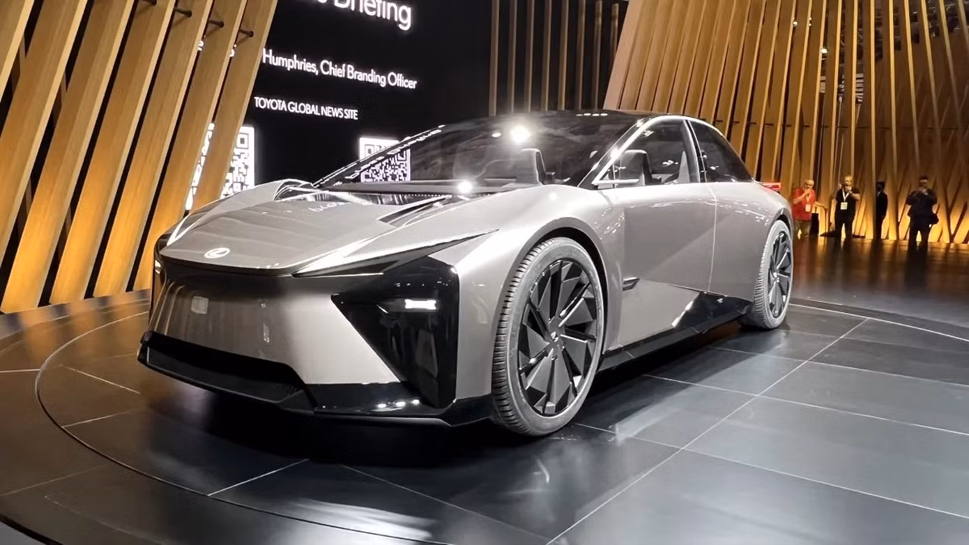 Lexus LF-ZC - mẫu xe điện dự kiến ra mắt vào năm 2026 sẽ có các bộ phận được sản xuất bởi công nghệ gigacasting. Lexus LF-ZC - mẫu xe điện dự kiến ra mắt vào năm 2026 sẽ có các bộ phận được sản xuất bởi công nghệ gigacasting.