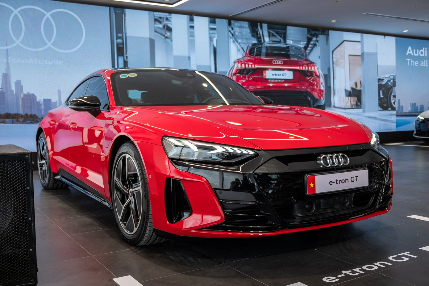Audi e-tron GT được phân phối chính hãng tại Việt Nam từ năm 2022. Audi e-tron GT được phân phối chính hãng tại Việt Nam từ năm 2022.