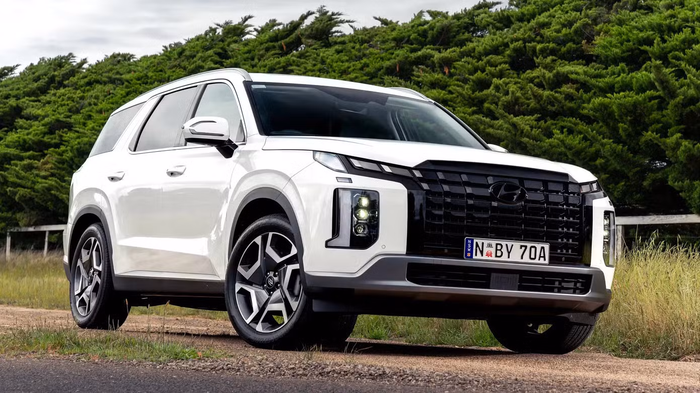 Công nghệ HUD holographic sẽ được tích hợp trên các dòng xe Hyundai từ năm 2027. Công nghệ HUD holographic sẽ được tích hợp trên các dòng xe Hyundai từ năm 2027.