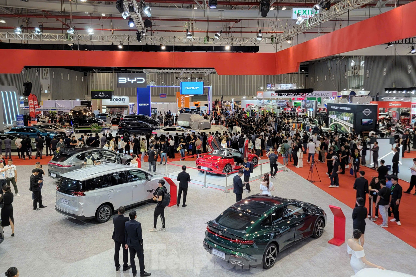 Sáng 23/10, Triển lãm Ô tô và Xe máy Việt Nam 2024 (Vietnam Motor Show - VMS 2024) mở cửa kết nối giao thương và đón công chúng thưởng lãm tại Trung tâm Hội chợ và Triển lãm Sài Gòn, Tp. Hồ Chí Minh.