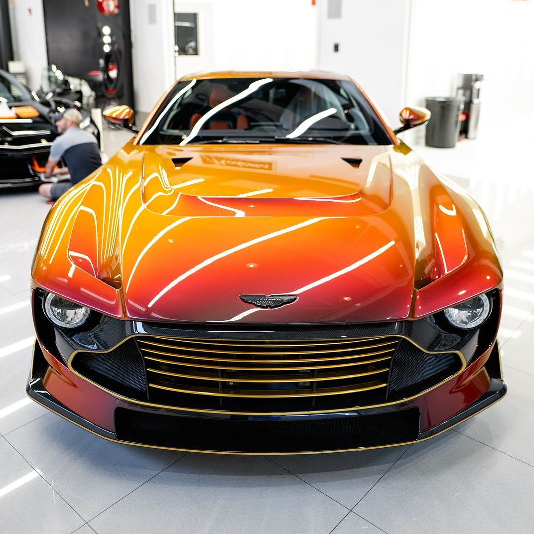 Mẫu Aston Martin có màu sơn đắt hơn một chiếc Porsche 911 mới ảnh 3 Mẫu Aston Martin có màu sơn đắt hơn một chiếc Porsche 911 mới ảnh 3