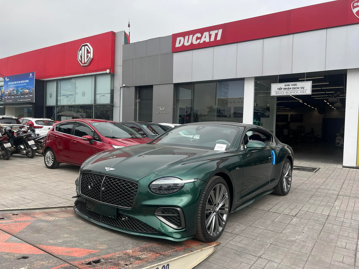 Chiếc Bentley Continental GT Speed 2025 vừa về Việt Nam. Ảnh: Hà Giang.