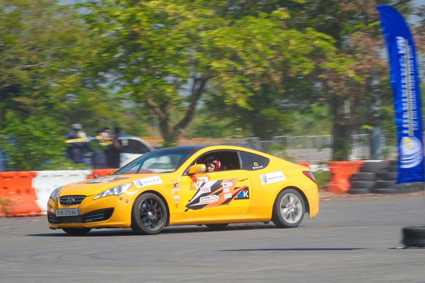 Tại đây, các vận động viên thi đấu đã thể hiện những kỹ năng và kỹ thuật điều khiển xe điêu luyện. Tại đây, các vận động viên thi đấu đã thể hiện những kỹ năng và kỹ thuật điều khiển xe điêu luyện.