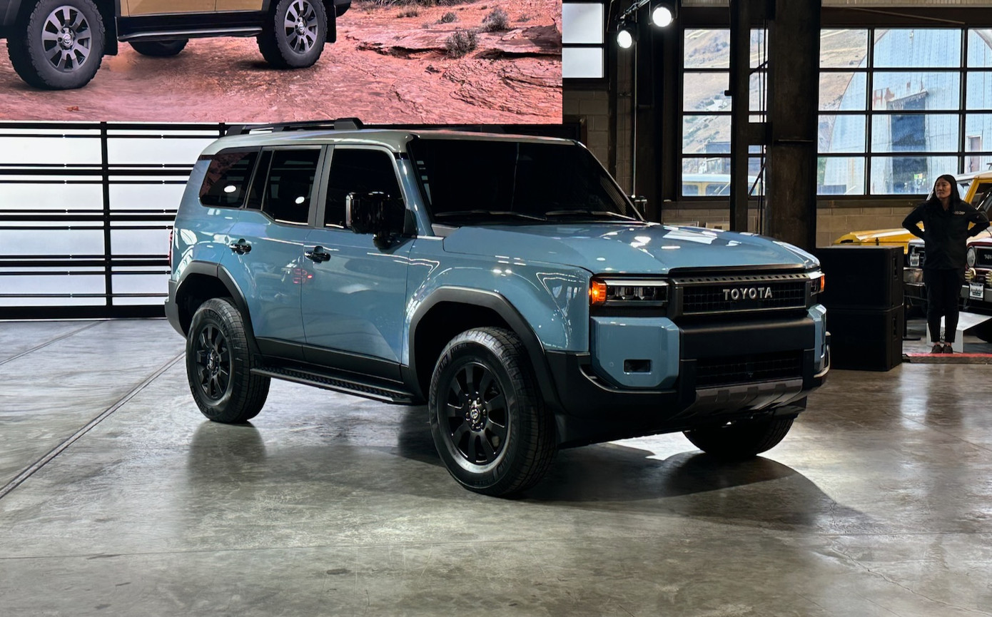 Khác với những thị trường còn lại, Land Cruiser Prado mới tại Mỹ lại được gọi bằng cái tên Toyota Land Cruiser.