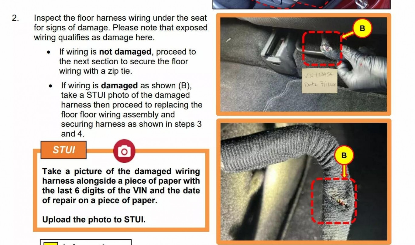 Hình ảnh dây cáp điện ở sàn xe Santa Fe 2024 bị hư hỏng do không được cố định chuẩn, kéo dẫn tới việc túi khí ở hàng ghế thứ hai có thể không hoạt động đúng cách.
