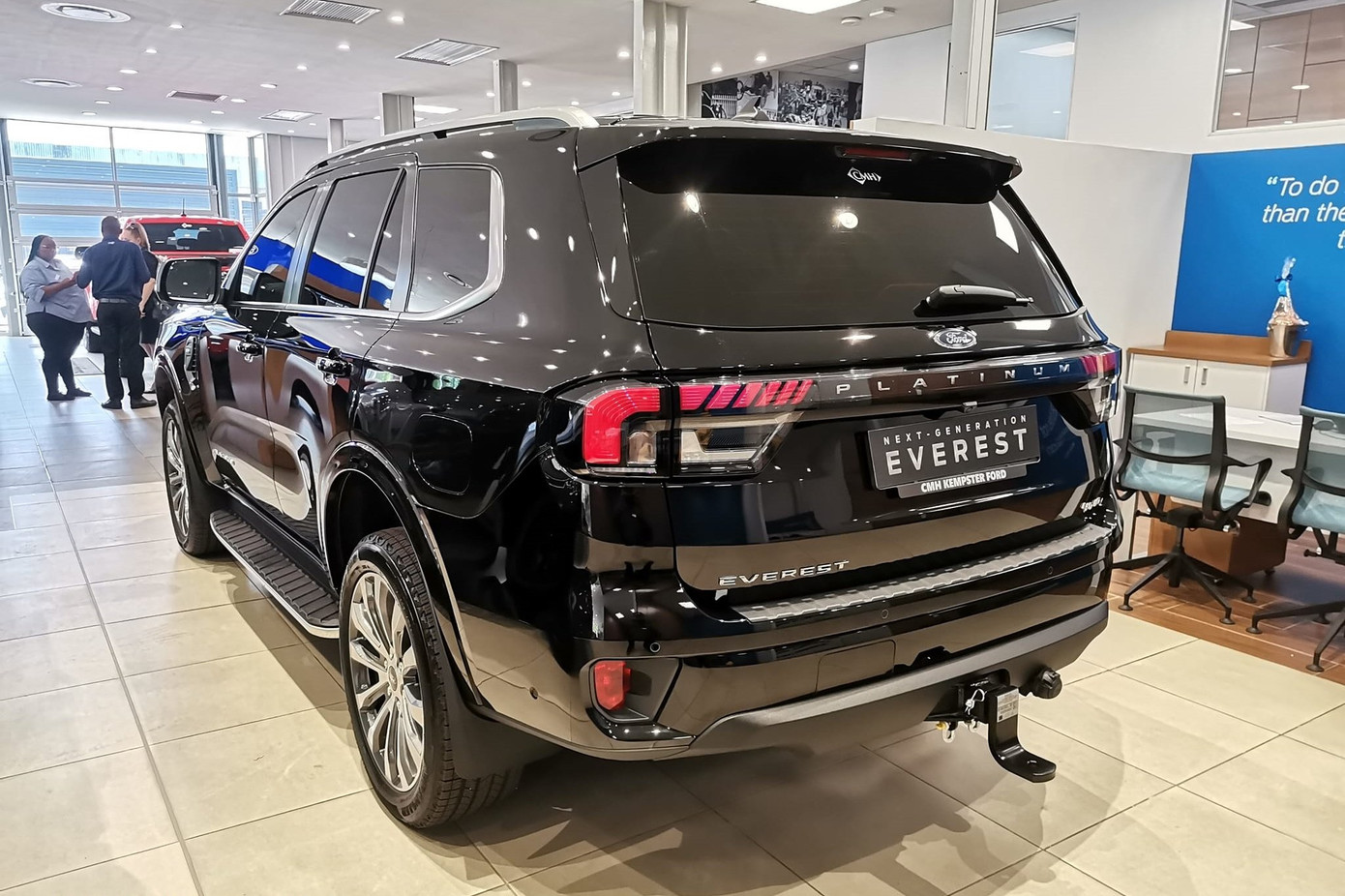 Rộ tin Ford Everest Platinum động cơ V6 sắp về Việt Nam ảnh 2