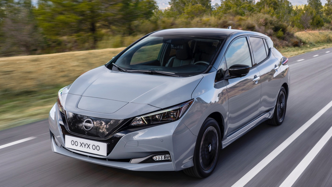 Nissan Leaf từng là mẫu ô tô điện bán chạy nhất thế giới, trước khi Tesla vượt lên trở thành hãng xe điện số một toàn cầu nhờ Model 3 và Model Y. Nissan Leaf từng là mẫu ô tô điện bán chạy nhất thế giới, trước khi Tesla vượt lên trở thành hãng xe điện số một toàn cầu nhờ Model 3 và Model Y.