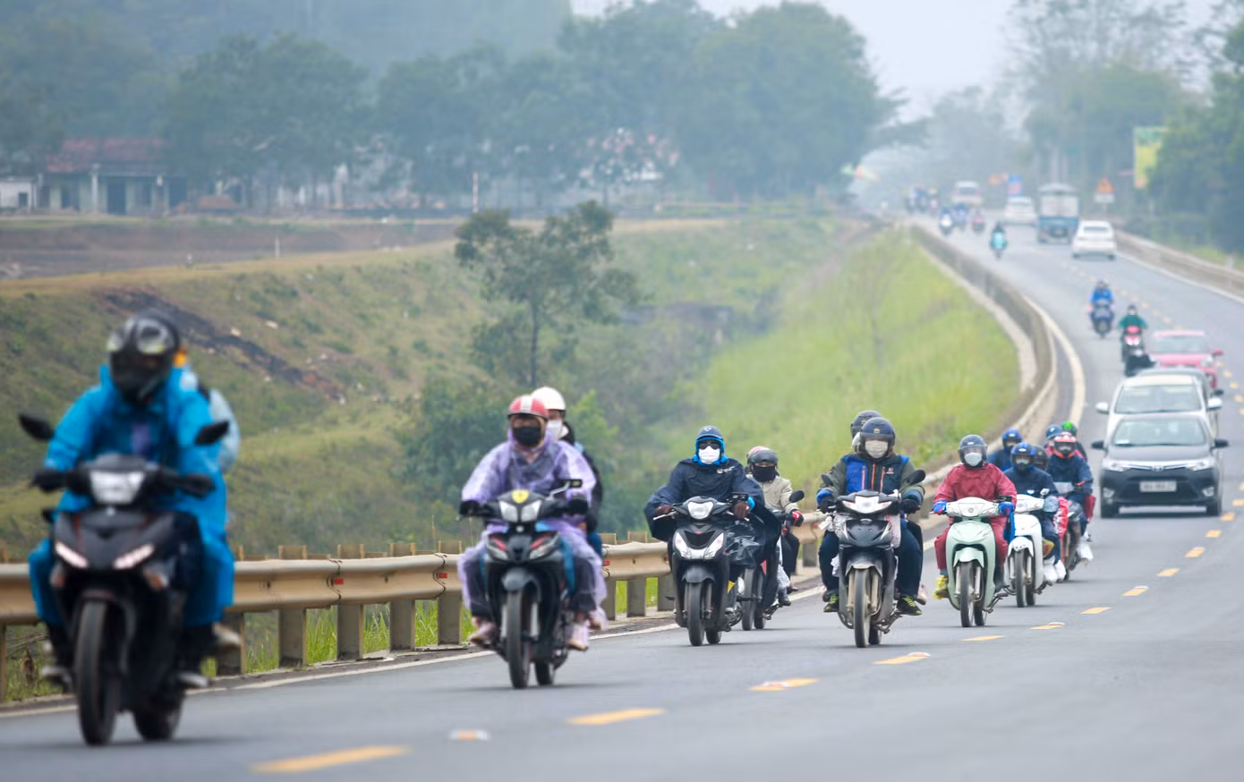 Cần giữ khoảng cách an toàn khi tham gia giao thông.