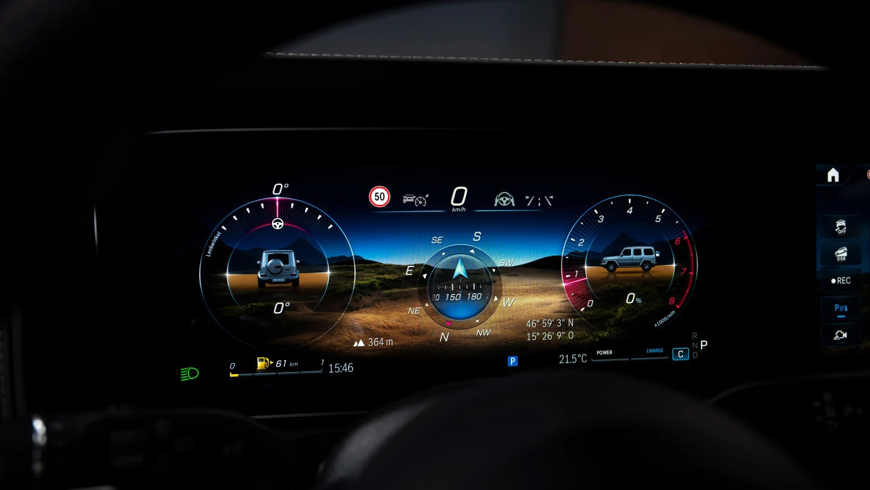 Các thông số off-road sẽ được hiển thị lên màn hình của Mercedes G-Class bản nâng cấp.