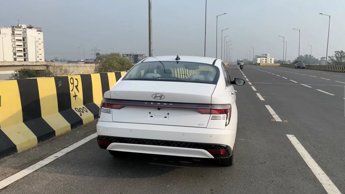 Hyundai Accent 2024 với ngoại thất không che chắn, thiết kế giống với xe tại Ấn Độ.