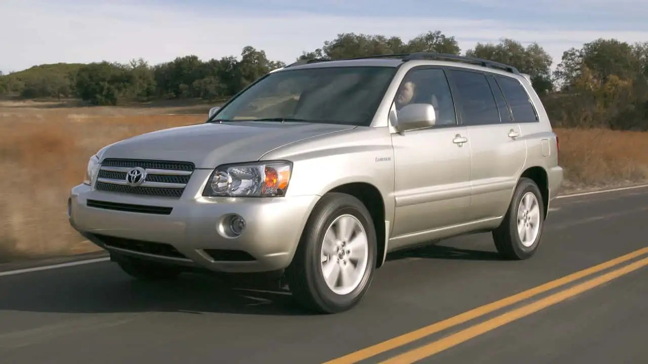 Một chiếc Toyota Highlander Hybrid đời 2006. Một chiếc Toyota Highlander Hybrid đời 2006.