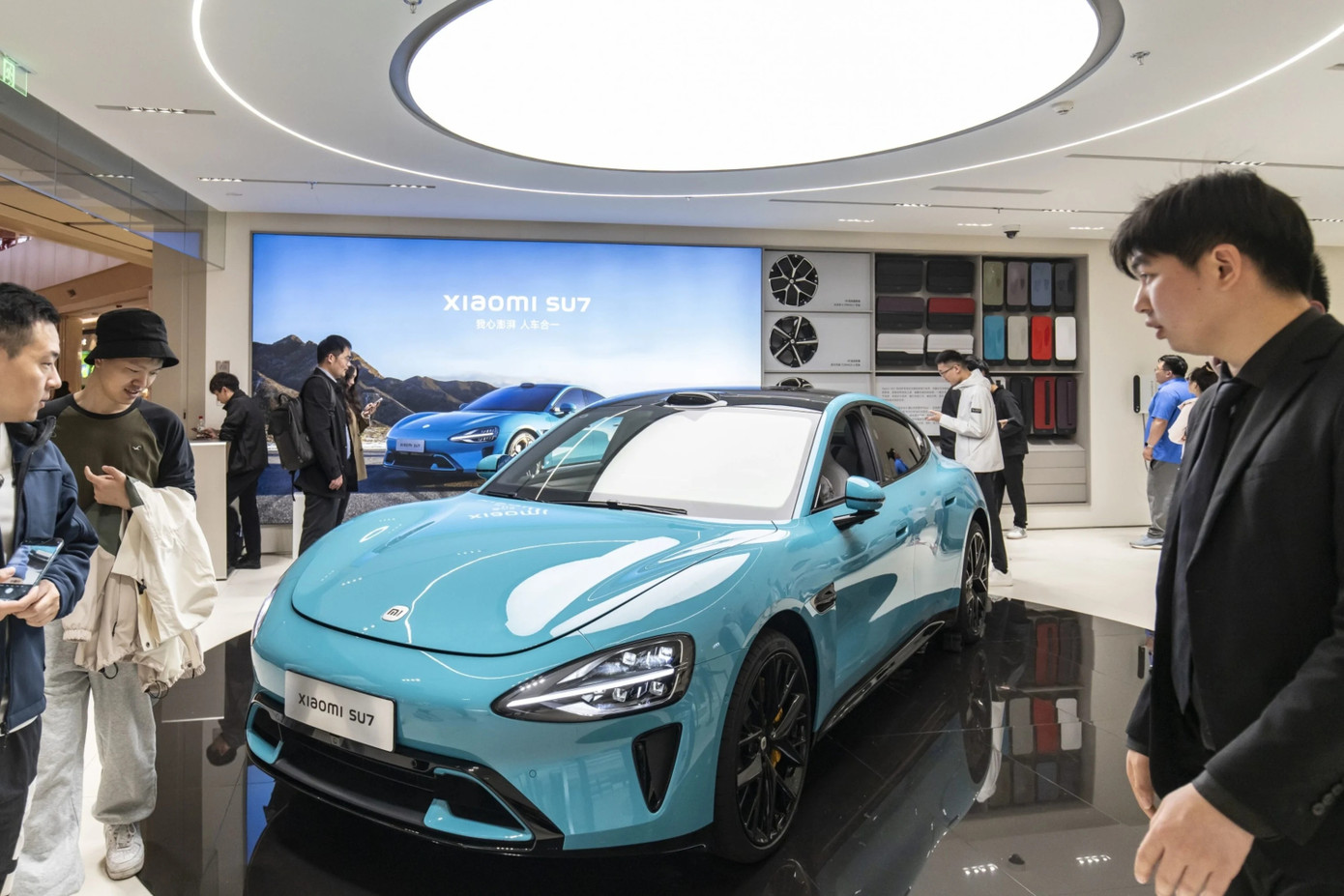 Xiaomi SU7 thu hút được sự quan tâm của khách hàng lẫn giới quan sát ngay từ khi ra mắt.