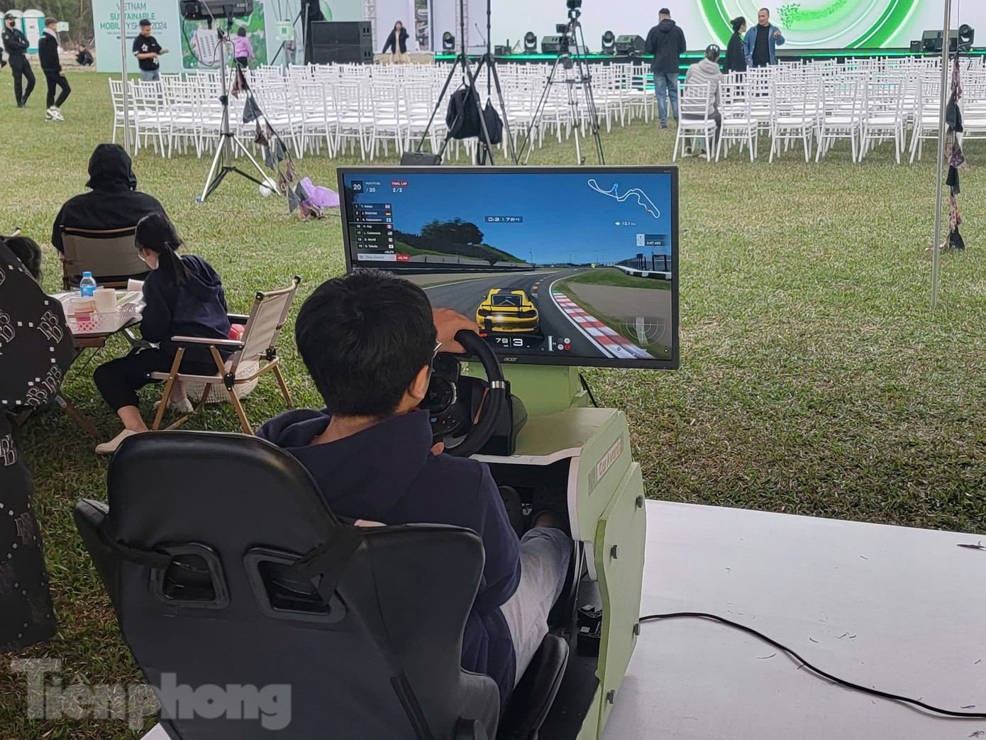 Ngoài ra, triển lãm còn có các hoạt động vui chơi, giải trí khác như cắm trại, đua xe giả lập, sáng tạo mô hình ô tô từ vật liệu tái chế… dành cho các em nhỏ.