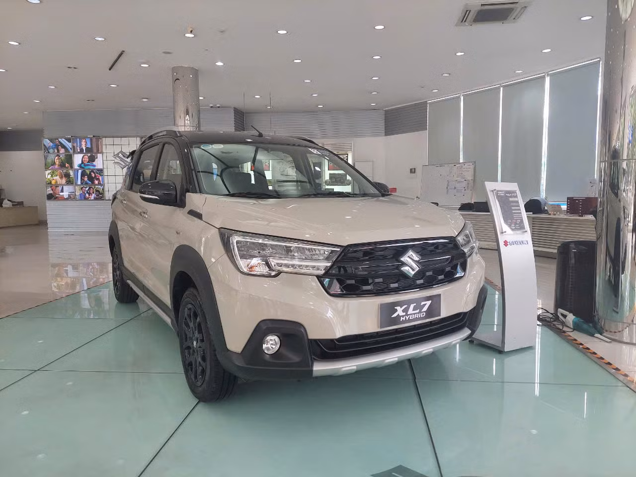 Suzuki XL7 là mẫu xe hybrid bán chạy nhất thị trường tháng 11/2024.