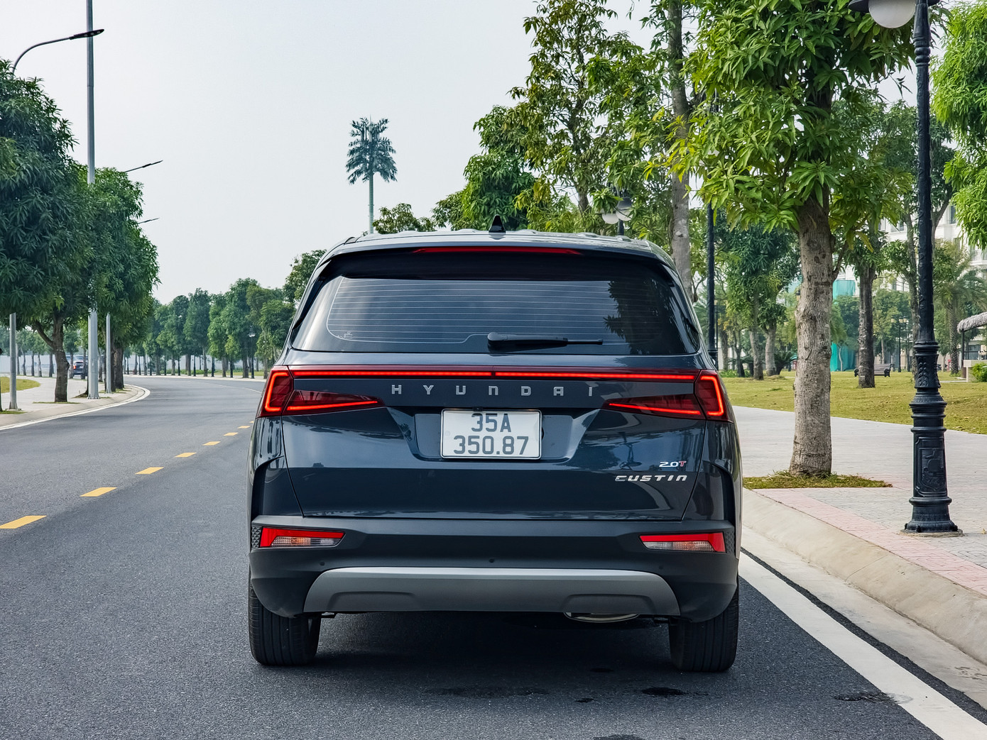 Đánh giá ưu, nhược điểm của mẫu MPV Hyundai Custin ảnh 2