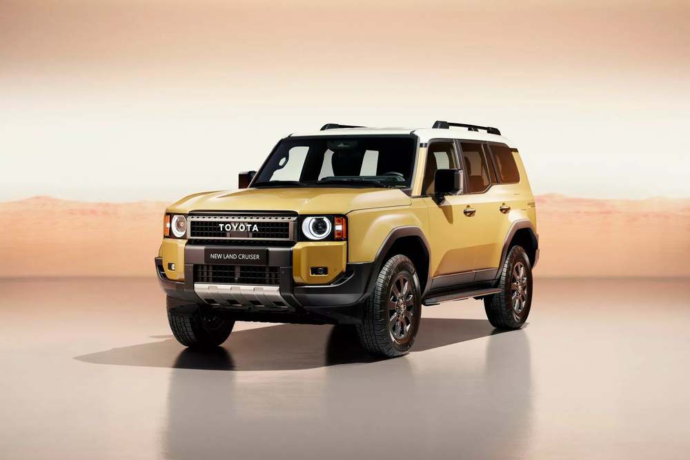 Toyota Land Cruiser Prado ở Trung Quốc có đặc điểm nhận diện là đèn pha dạng tròn. Toyota Land Cruiser Prado ở Trung Quốc có đặc điểm nhận diện là đèn pha dạng tròn.