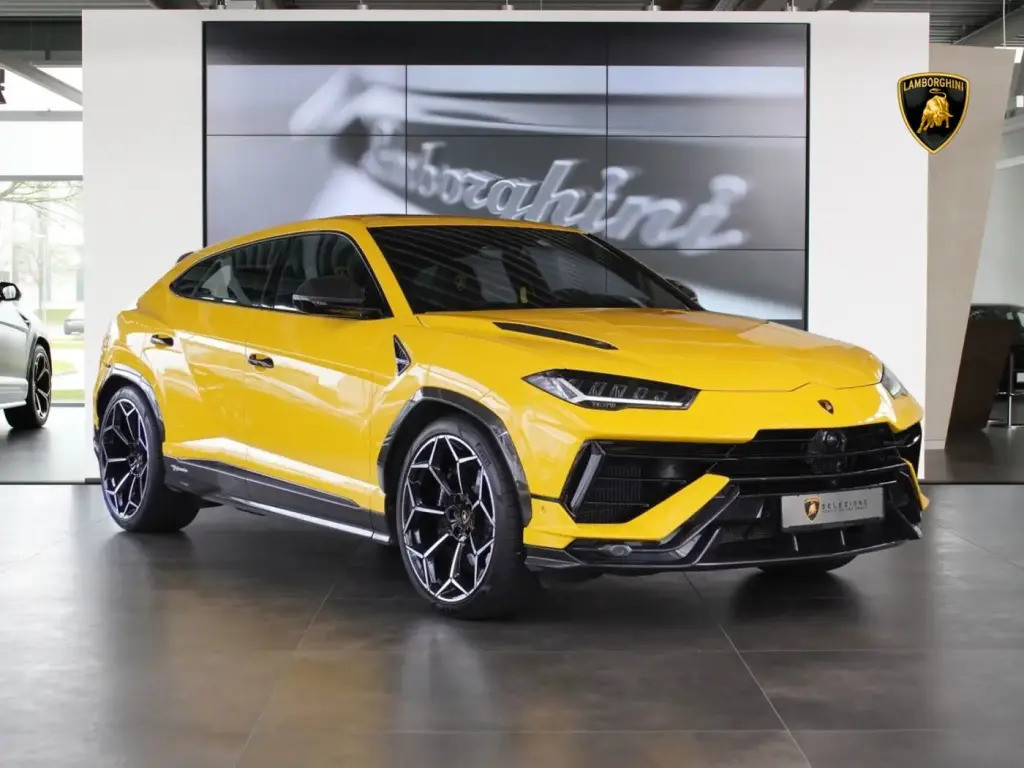 Lamborghini Urus Performante đời 2023.