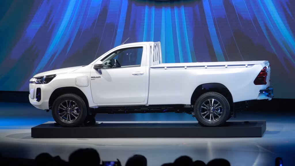Toyota lần đầu giới thiệu mẫu bán tải Hilux thuần điện tại Thái Lan vào năm 2022. Toyota lần đầu giới thiệu mẫu bán tải Hilux thuần điện tại Thái Lan vào năm 2022.