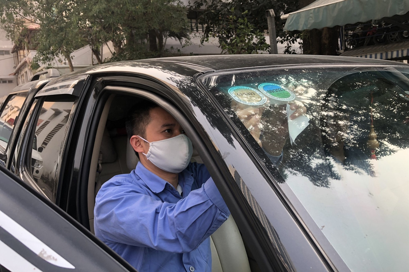 Xe năng lượng xanh sẽ có tem kiểm định riêng từ ngày 1/1/2025. Ảnh: Hữu Chánh. Xe năng lượng xanh sẽ có tem kiểm định riêng từ ngày 1/1/2025. Ảnh: Hữu Chánh.