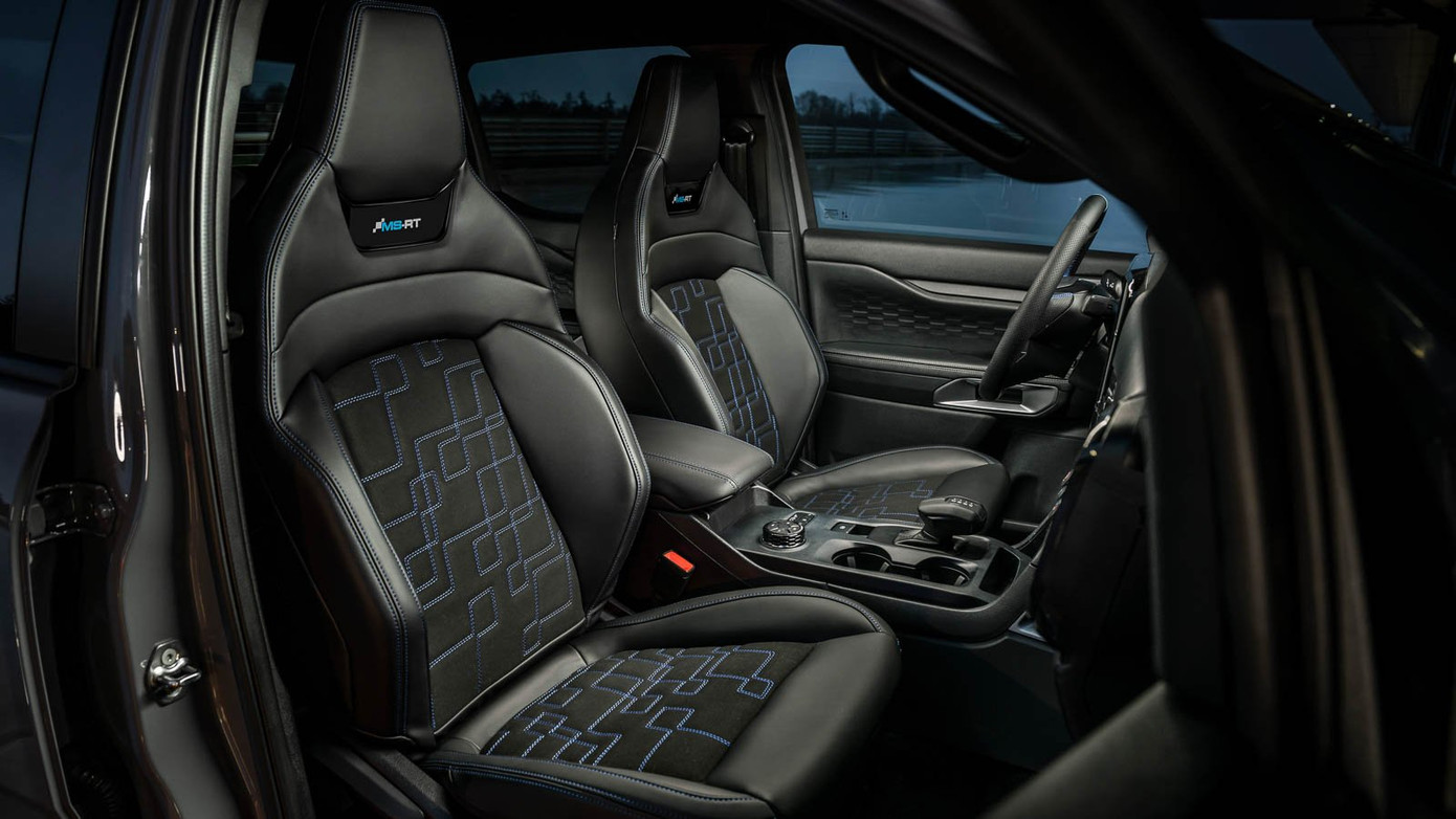 Xế độ Ford Ranger mang phong cách xe đua ảnh 4 Xế độ Ford Ranger mang phong cách xe đua ảnh 4