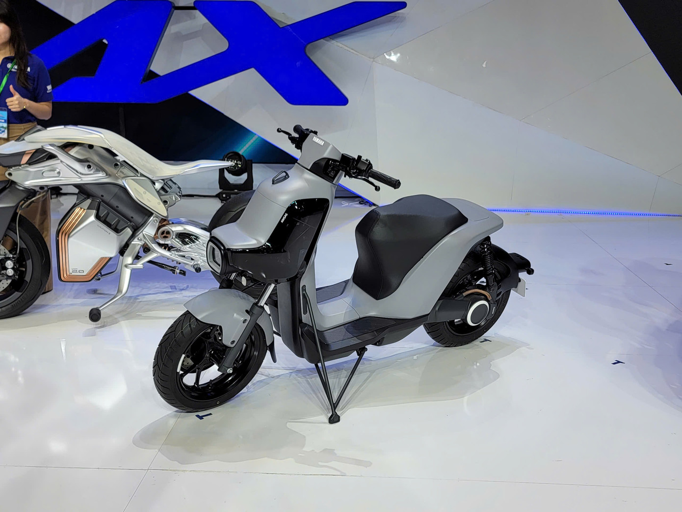 Xe điện concept Yamaha Elove.