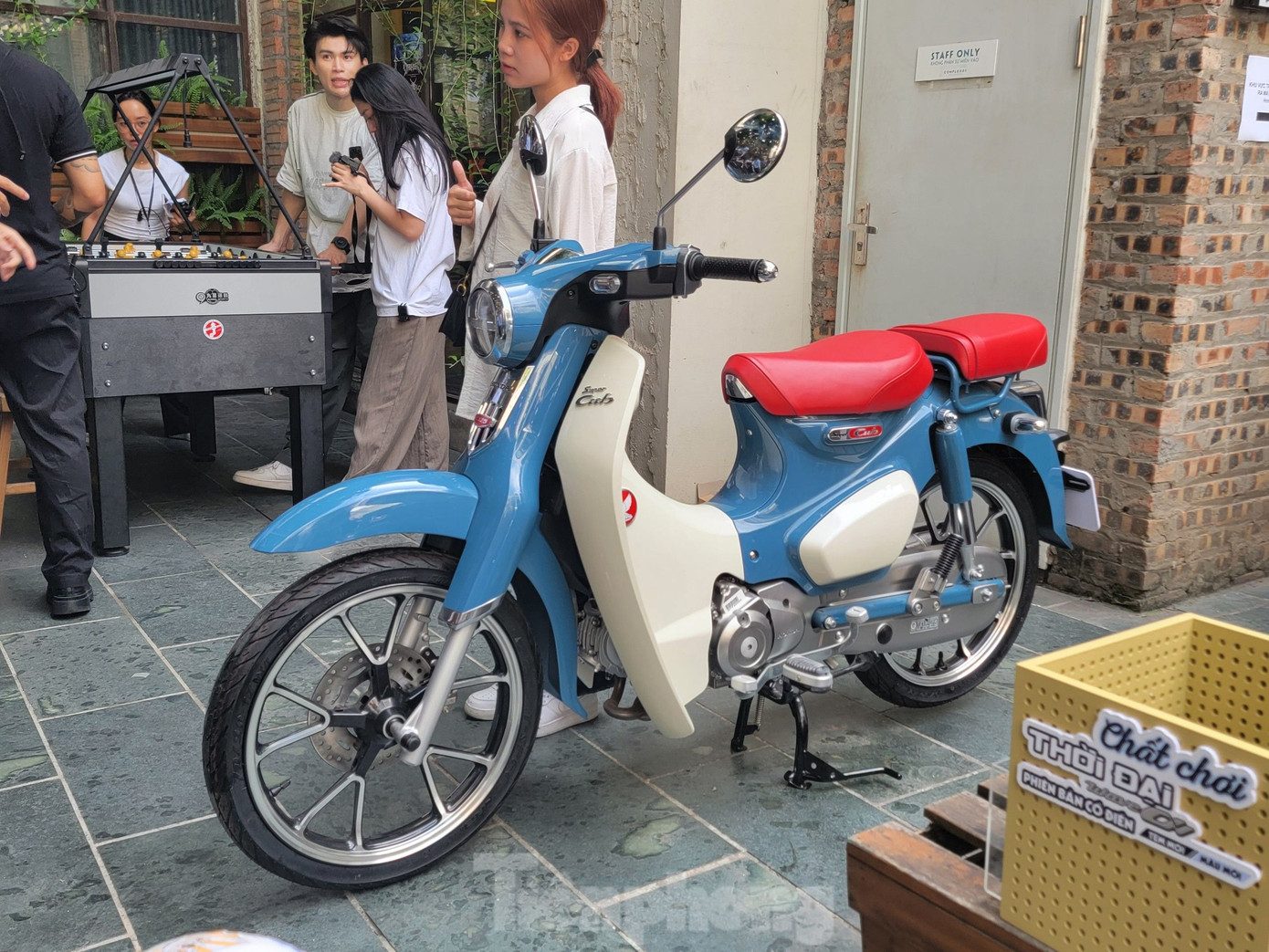 Honda Super Cub C125 phiên bản màu mới.
