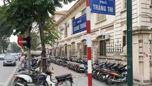 Xe sẽ được đi hai chiều trên phố Quang Trung từ 16/7. Xe sẽ được đi hai chiều trên phố Quang Trung từ 16/7.