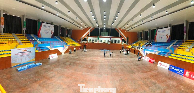 Toàn cảnh nhà thi đấu quận Tây Hồ đã được cải tạo, hoàn thiện. Toàn cảnh nhà thi đấu quận Tây Hồ đã được cải tạo, hoàn thiện.