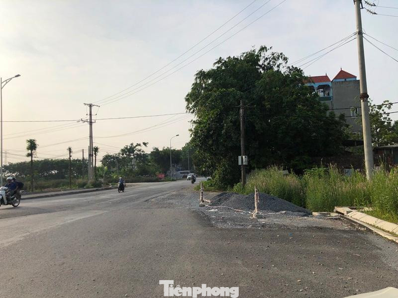 Tại đoạn dự án ở gần ngã ba Bình Đà, tuy hết đoạn đường được mở rộng, thảm nhựa để xe lưu thông nhưng không hề có biển cảnh báo, ban đêm nhiều xe đã gặp tai nạn ở đoạn đường mở rộng bị cụt này. Tại đoạn dự án ở gần ngã ba Bình Đà, tuy hết đoạn đường được mở rộng, thảm nhựa để xe lưu thông nhưng không hề có biển cảnh báo, ban đêm nhiều xe đã gặp tai nạn ở đoạn đường mở rộng bị cụt này.