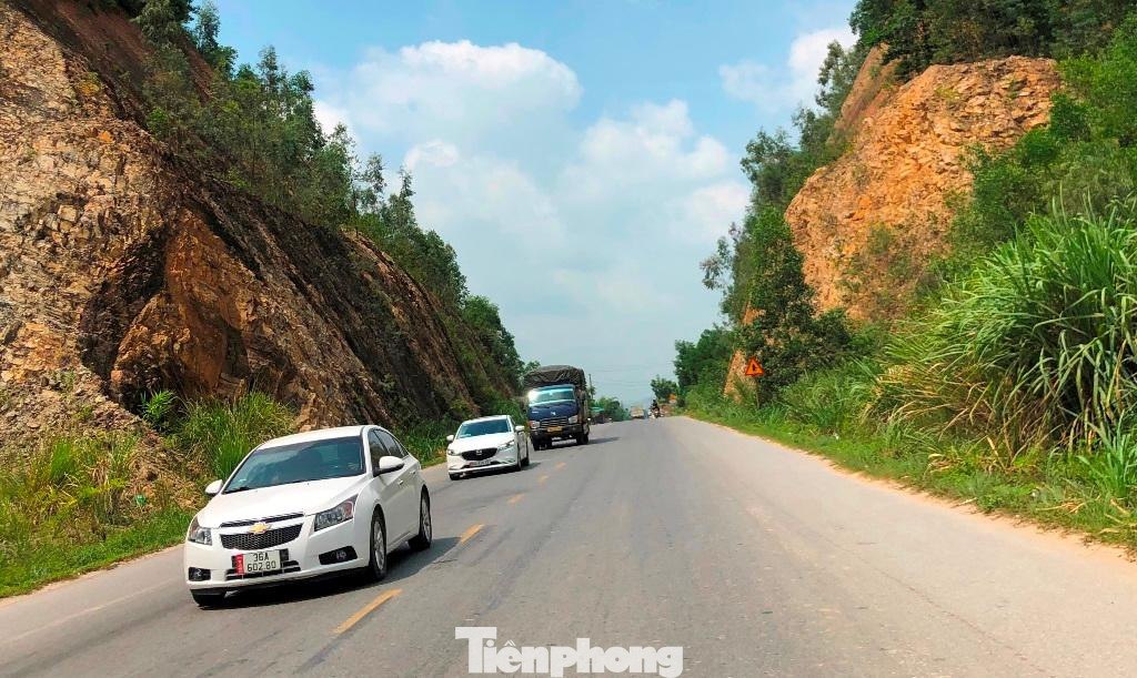 Dự án có chiều dài hơn 6 km, bắt đầu từ cầu vượt Nguyễn Chí Thanh giao với QL1 ở phía Bắc đến nút giao QL47 ở phía Tây thành phố Thanh Hóa. Dự án có tổng mức đầu tư 1.014 tỷ đồng, chiều rộng mỗi bên đường chỉ rộng hơn 1 làn xe.