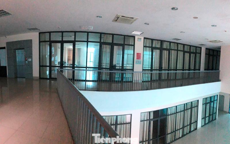 Dự án do UBND quận Hoàng Mai làm chủ đầu tư, tuy nhiên hiện nay, nhà thi đấu chính của Trung tâm vẫn đang cho làm thuê dịch vụ tại nhiều vị trí. Dự án do UBND quận Hoàng Mai làm chủ đầu tư, tuy nhiên hiện nay, nhà thi đấu chính của Trung tâm vẫn đang cho làm thuê dịch vụ tại nhiều vị trí.