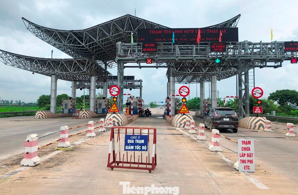 Tuy nhiên cả khi giảm giá, lượng xe qua trạm và doanh thu phí vẫn chưa đạt phương án tài chính.